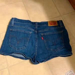 Levi’s shorts
